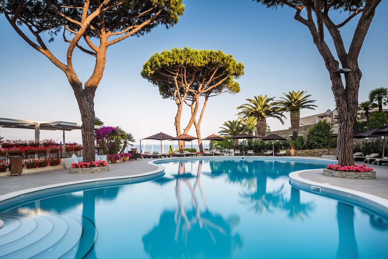 YOUR PRIVATE OASIS ON TUSCANY SHORESIDE